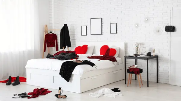What Turns Buyers Off When Touring A House,Robbie English