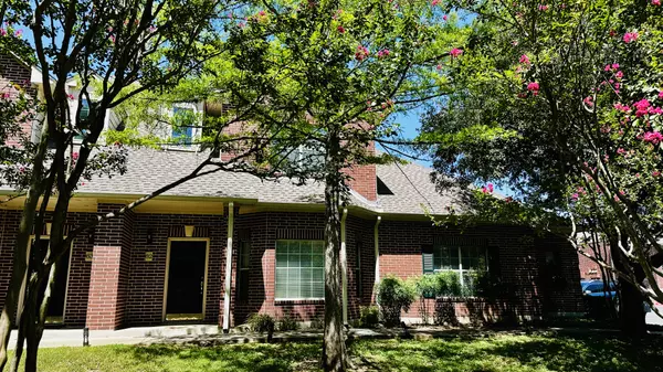 5515 Davis Ln #82, Austin, TX 78749-3632