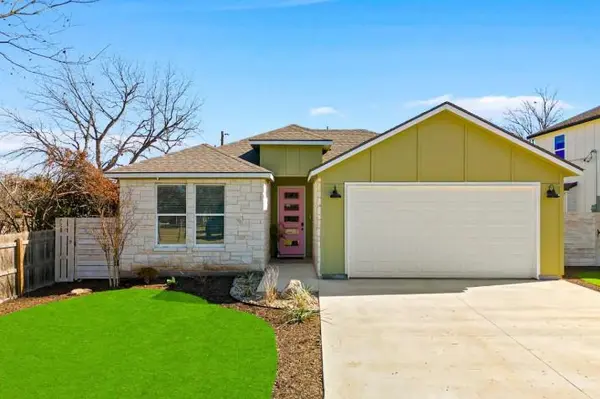 877 Pine Ln, Cottonwood Shores, TX 78657-9442