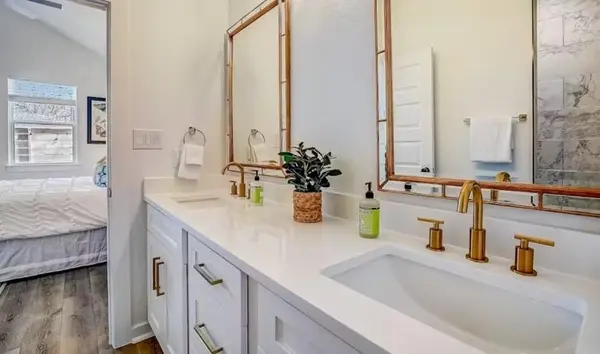 875 Pine Ln, Cottonwood Shores, TX 78657-9442