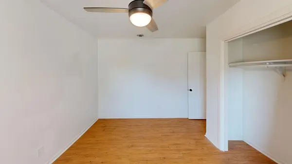 5004 Emerald Forest Cir, Austin, TX 78745-2116