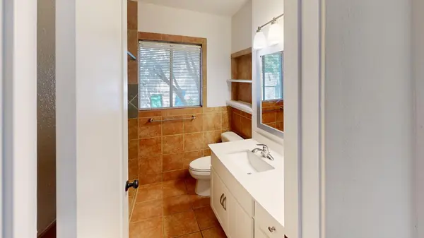 5004 Emerald Forest Cir, Austin, TX 78745-2116