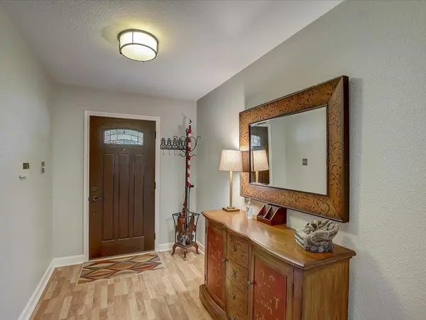 8501 Axis Dr, Austin, TX 78749-3737