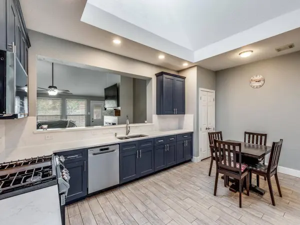 1902 Overland DR, Leander, TX 78641