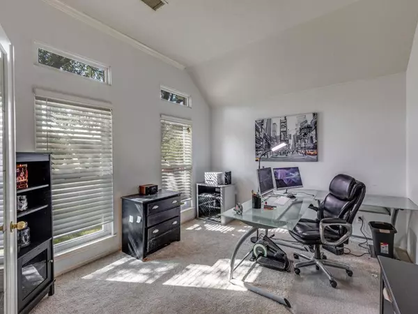 1902 Overland DR, Leander, TX 78641