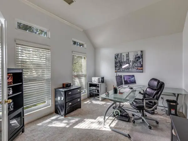 1902 Overland DR, Leander, TX 78641