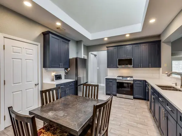 1902 Overland DR, Leander, TX 78641