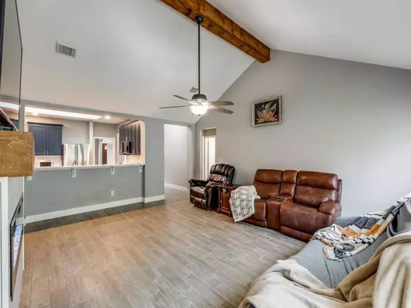 1902 Overland DR, Leander, TX 78641