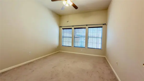 5515 Davis LN #82, Austin, TX 78749