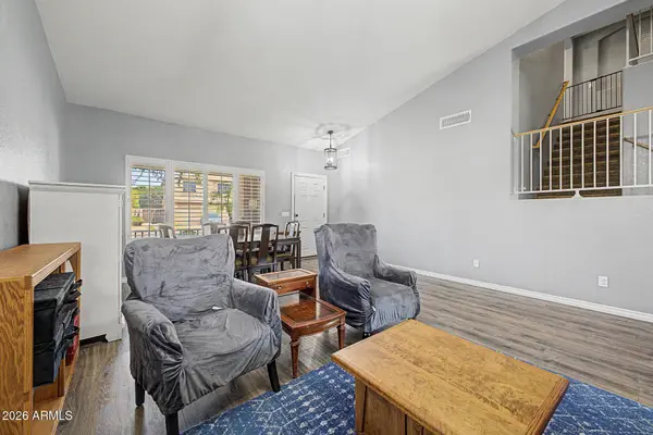 8227 W HARMONY Lane, Peoria, AZ 85382