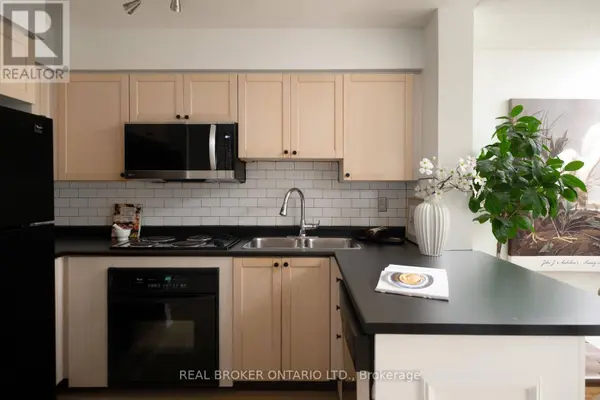 1000 King ST West #304, Toronto (niagara), ON M6K3N1