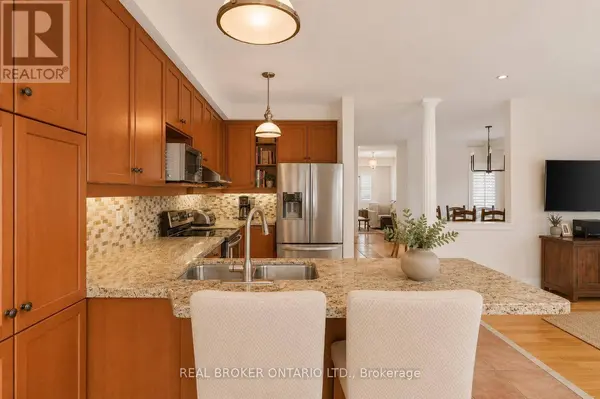 457 RAVINEVIEW WAY, Oakville (wc Wedgewood Creek), ON L6H6S8