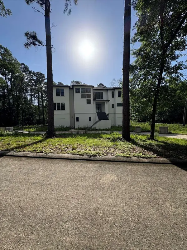 2 Deer Ridge Estates BLVD, Houston, TX 77339
