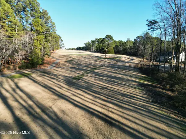 107 Cambridge LN, Seven Lakes, NC 27376