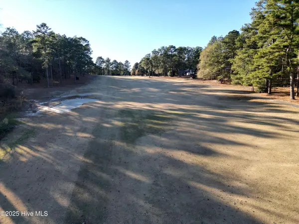107 Cambridge LN, Seven Lakes, NC 27376