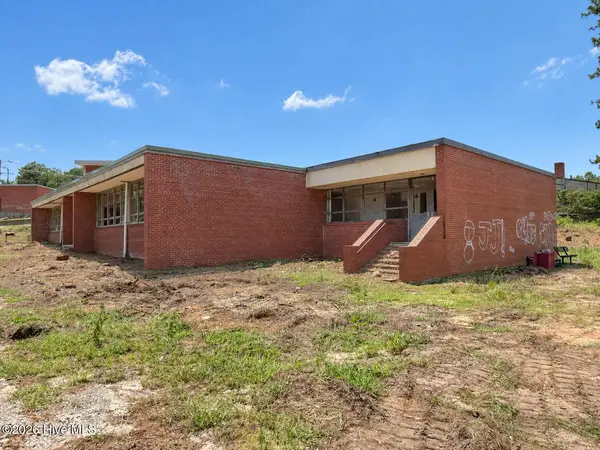 516 W Chapin RD, Aberdeen, NC 28315