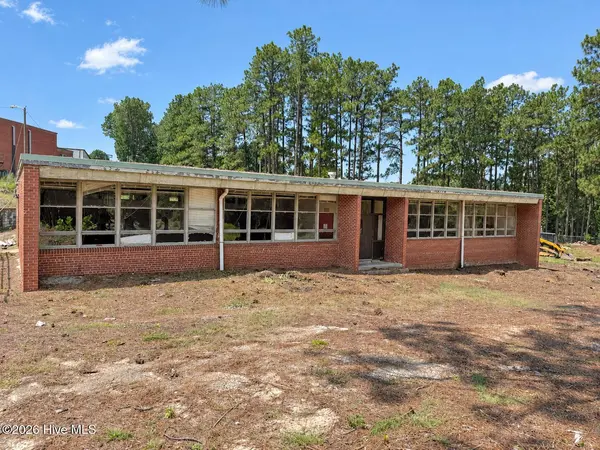 516 W Chapin RD, Aberdeen, NC 28315
