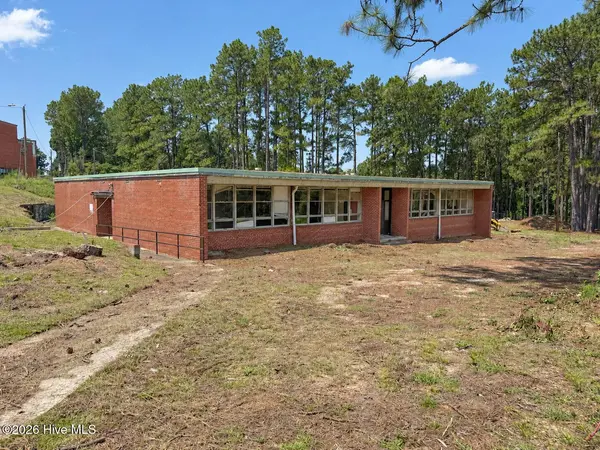 516 W Chapin RD, Aberdeen, NC 28315