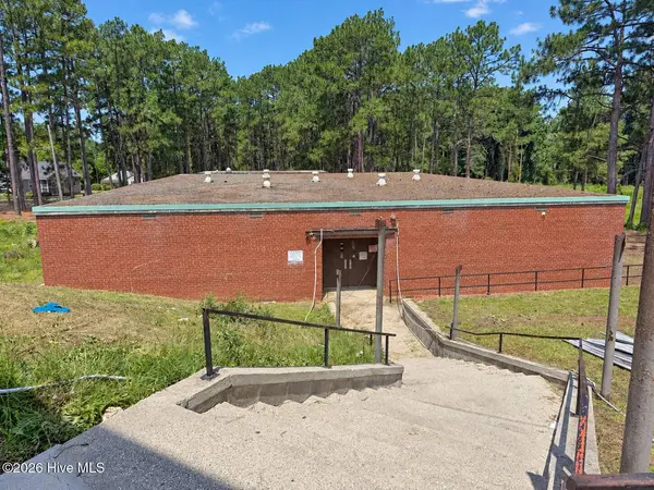 516 W Chapin RD, Aberdeen, NC 28315