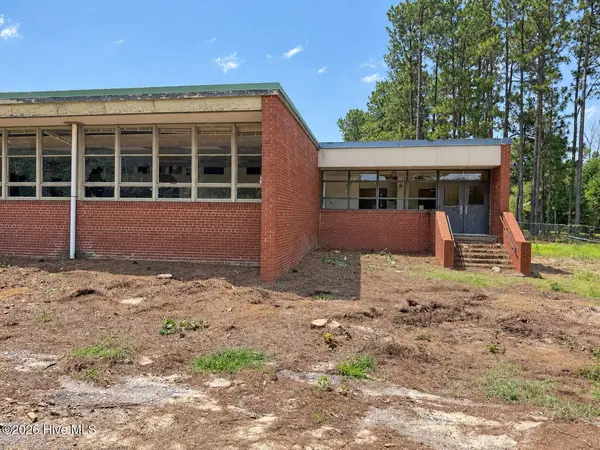 516 W Chapin RD, Aberdeen, NC 28315