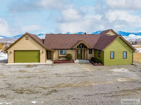 28 Lost Valley Road, Salmon, ID 83467