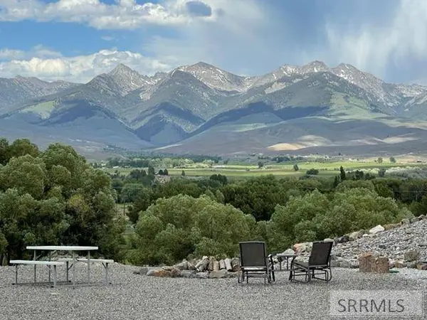 28 Lost Valley Road, Salmon, ID 83467