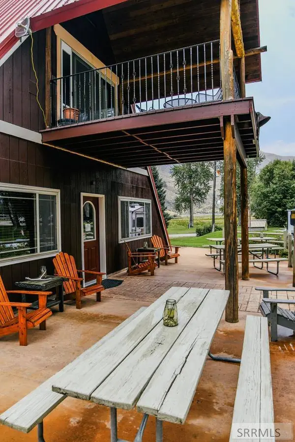 1826 N Hwy 93, North Fork, ID 83466