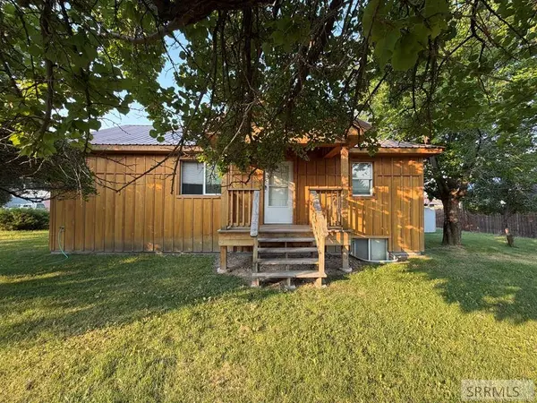 116 N Warpath Street, Salmon, ID 83467