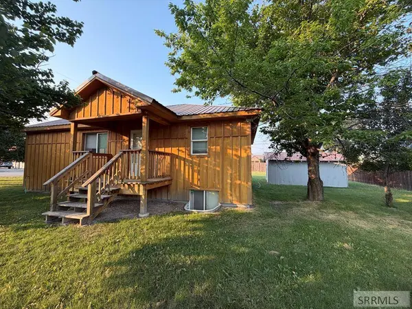 116 N Warpath Street, Salmon, ID 83467