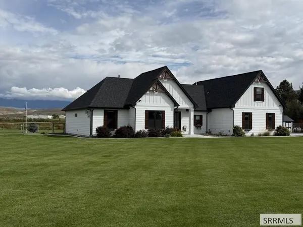 25 Northern Lights Road, Salmon, ID 83467