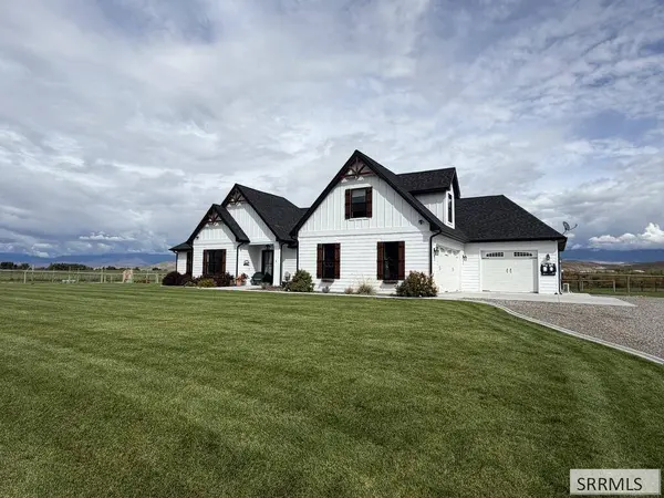 25 Northern Lights Road