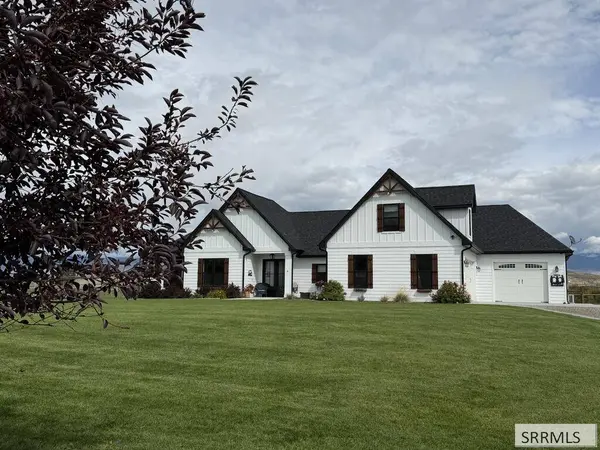 25 Northern Lights Road, Salmon, ID 83467