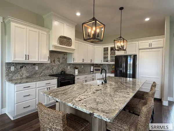 25 Northern Lights Road, Salmon, ID 83467