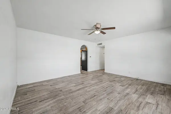 2527 W LARKSPUR Drive, Phoenix, AZ 85029