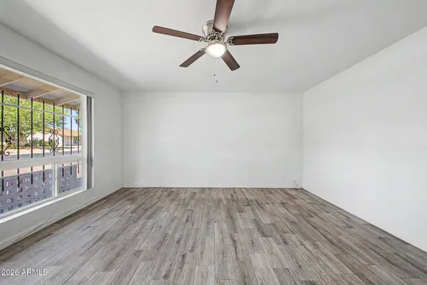 2527 W LARKSPUR Drive, Phoenix, AZ 85029