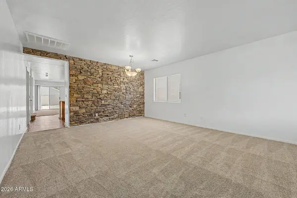 11577 W PURDUE Avenue, Youngtown, AZ 85363