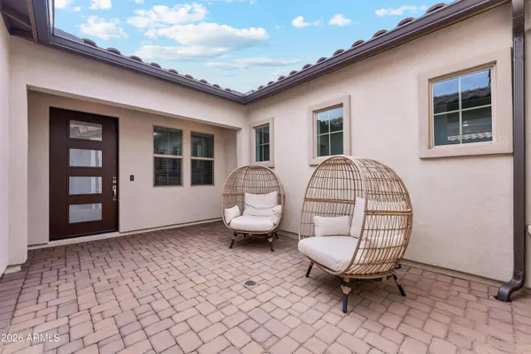 2015 E VILLA LINDA Drive, Phoenix, AZ 85024