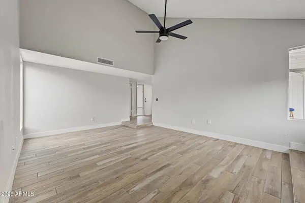 4401 W GELDING Drive, Glendale, AZ 85306