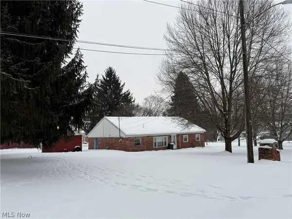 35 Center ST, Leetonia, OH 44431