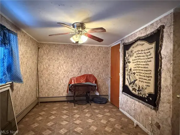 35 Center ST, Leetonia, OH 44431