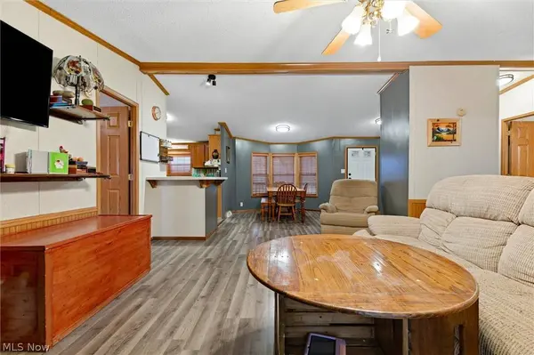 6502 N Park AVE, Bristolville, OH 44402