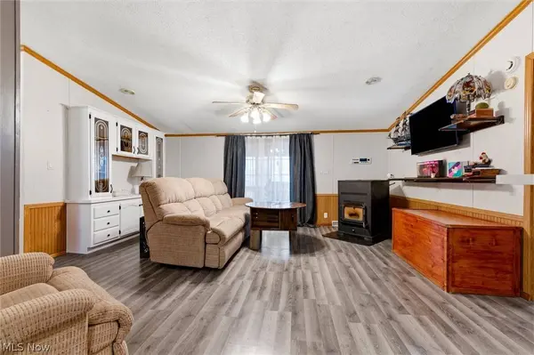 6502 N Park AVE, Bristolville, OH 44402