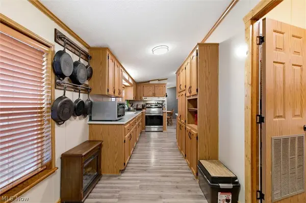 6502 N Park AVE, Bristolville, OH 44402