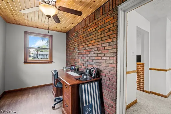 135 N Middle ST, Columbiana, OH 44408