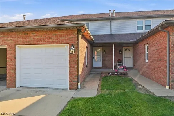 6670 Seville DR, Canfield, OH 44406