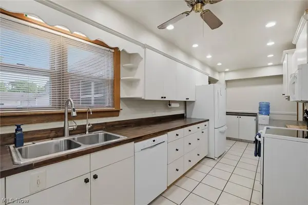 135 N Middle ST, Columbiana, OH 44408