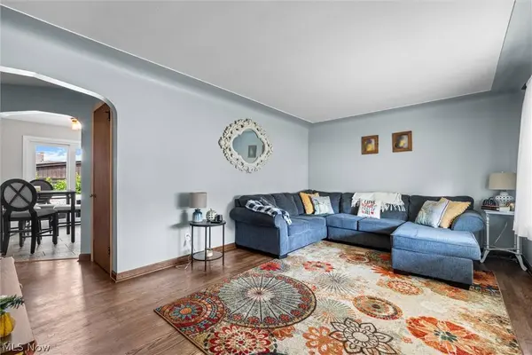 181 Renee DR, Struthers, OH 44471