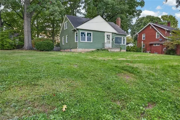 132 S Main ST, Austintown, OH 44515