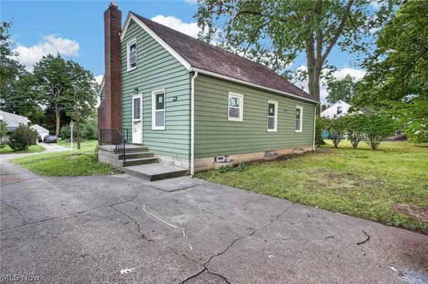 132 S Main ST, Austintown, OH 44515