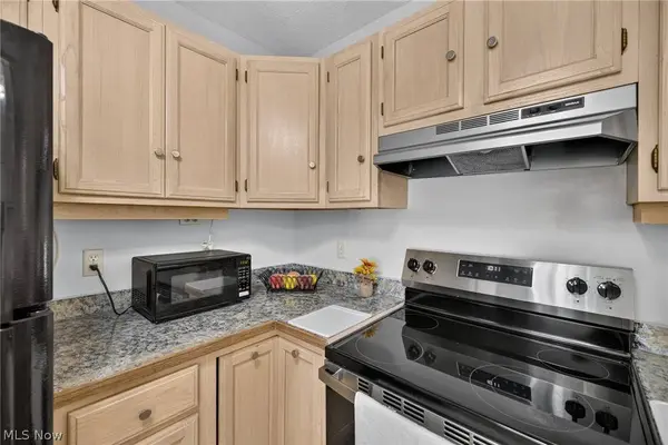 3652 Mercedes PL, Canfield, OH 44406